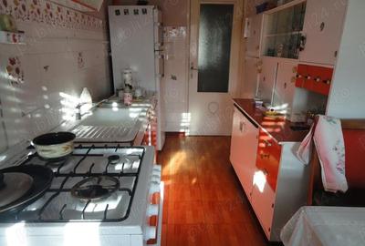 Apartament cu 3 camere decomandat în Central - 1