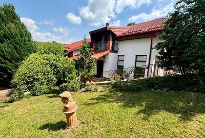 Casă cu 4 camere în Central