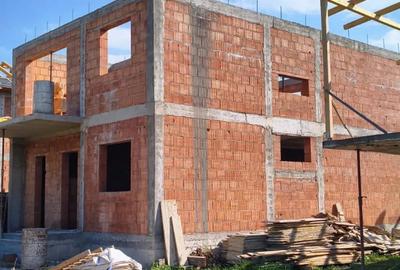 Se vinde casa in Campene?ti P+E cu vedere la lac - 1