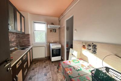 Apartament cu 2 camere semidecomandat, mobilat în Podu Roș - 3