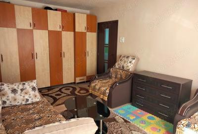 Apartament cu 3 camere semidecomandat în Central - 2