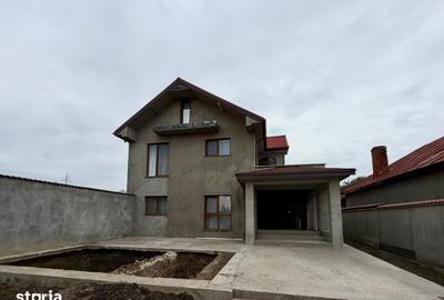 Casă cu 5 camere cu Canalizare în Pielești - 1