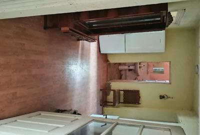 Casă cu Teren 130 Mp în Central - 1