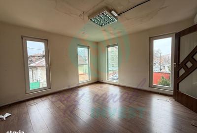 Casă cu 4 camere cu Canalizare în Central - 5