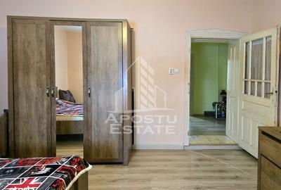 Casă cu 3 camere cu Canalizare în Central