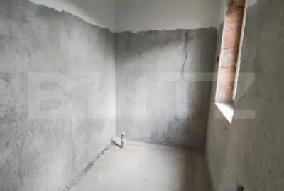Casă cu 7 camere cu Teren 980 Mp în Sânmartin