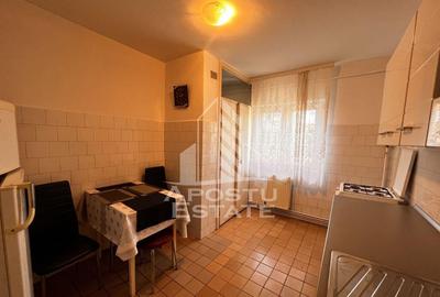 Apartament cu 3 camere decomandat în Soarelui