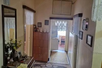 Apartament cu 3 camere în Central - 1