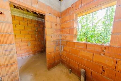 Casă cu 4 camere cu Teren 717 Mp în Satu Nou de Sus - 18