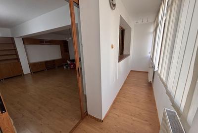 Apartament 3 camere - Bd. Dunarea, etaj 3, decomandat, stradal - 11
