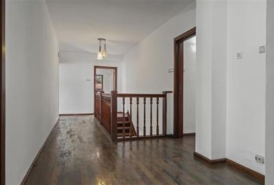 Casă individuală cu 10 camere cu Canalizare în Floreasca - 27