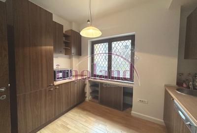 Apartament cu 3 camere semidecomandat în Primăverii - 3