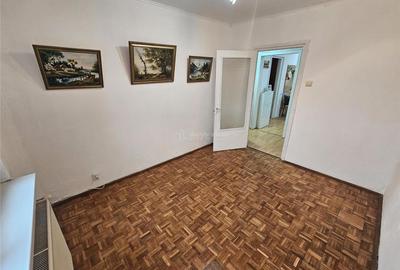 Apartament cu 3 camere decomandat în Micro II - 19