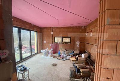 Casă cu 5 camere cu Teren 2100 Mp în Central - 12