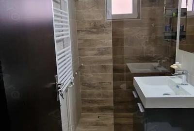 Apartament cu 3 camere semidecomandat în 1 Mai - 2