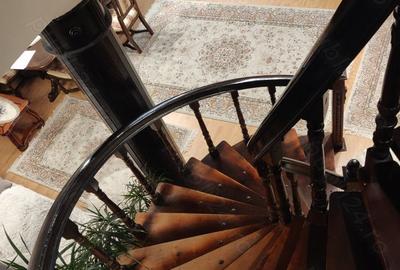 Casă cu 5 camere cu Teren 300 Mp în Central - 1