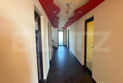 Casă cu 7 camere cu Teren 1000 Mp în Central