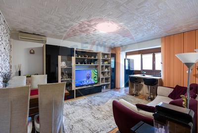 Apartament cu 4 camere decomandat, mobilat în Central