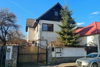 Casă individuală cu 4 camere în Griviței
