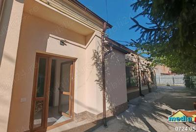 Casă cu 5 camere cu Teren 686 Mp în Piața Centrală - 8