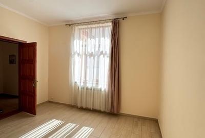 Spatiu nerezidntial cu curte interioara, Ultracentral, 690 euro - 4