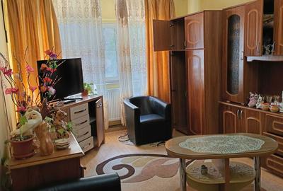 Apartament cu 2 camere decomandat în Galata