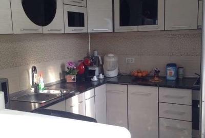 Apartament 3 camere/ 1 decembrie/ complet mobilat si utilat/ balcon închis/ 80mp - 3