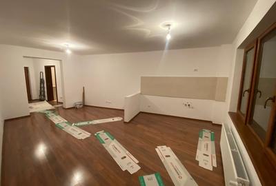 Apartament cu 3 camere decomandat în Oncea