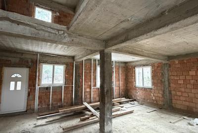 Casă cu 6 camere cu Teren 522 Mp în Exterior Nord - 3