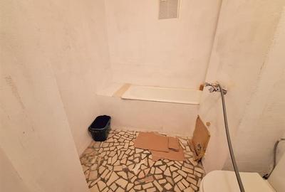 Apartament cu 3 camere decomandat în Narcisa - 8