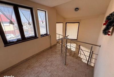 Casă cu 4 camere în Roșu - 18