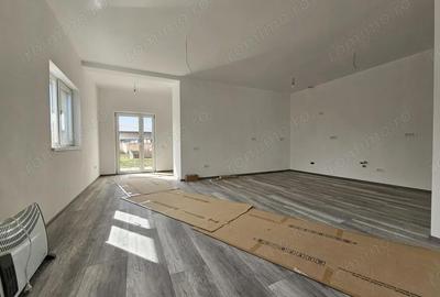 Casă cu 3 camere în Dumbrăvița - 2