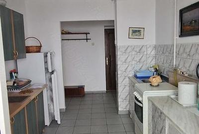 Apartament cu 2 camere decomandat în Republicii - 3