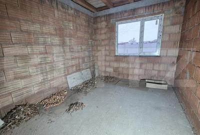 Casa cu 4 camere semifinisata, 92 mp, teren 400 mp, in Vetis - 9