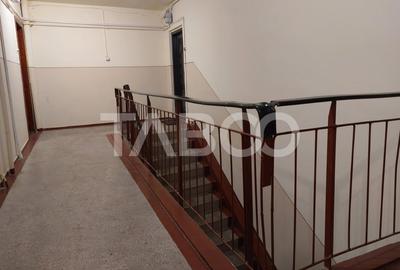 Apartament renovat 66 mp 3 camere 2 bai balcon pivnita Cisnadie - 23
