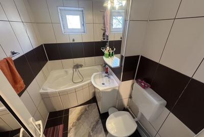 Apartament cu 2 camere semidecomandat, mobilat în Poarta 6 - 5