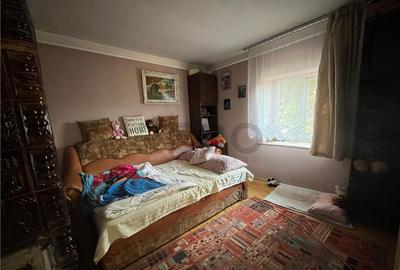 Casă cu 4 camere cu Teren 1439 Mp în Sălard - 4