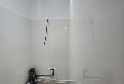 Apartament cu 3 camere decomandat în Șerbănești - 2
