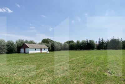 Teren intravilan 3.000 mp cu front stradal 30 m Sat. Moa - 2