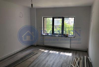 Apartament 4 camere decomandat centrala 83mp renovat etaj...