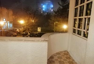 Inchiriez apartament 3 camere decomandat, zona Take Ionescu - 9