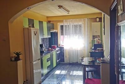 Apartament 3 camere, zona Grigore Alexandrescu
