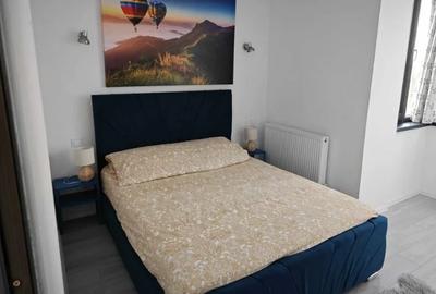 Apartament cu 2 camere decomandat în P-ța Victoriei