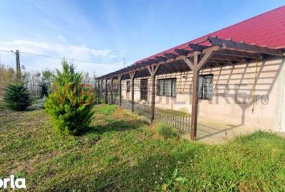 Casă cu 2 camere cu Teren 2324 Mp în 23 August
