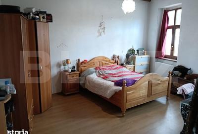 Casă cu 10 camere cu Teren 580 Mp în Central - 3