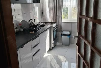 Vand apartament la Moldova Noua - 1