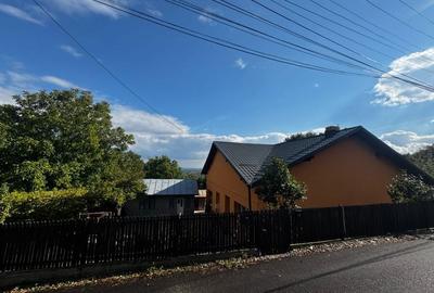 Casă cu 4 camere în Central - 2