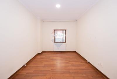 Apartament cu 4 camere semidecomandat în Central - 6