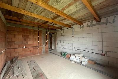 Casă cu 6 camere cu Teren 428 Mp în Coșteiu - 26