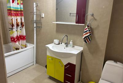 Apartament cu 3 camere semidecomandat, mobilat în Tătărași - 11